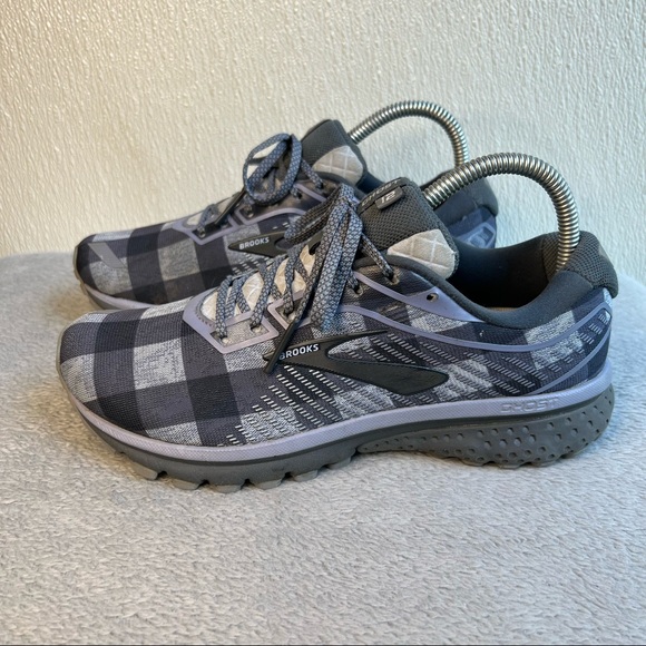 brooks ghost 12 plaid